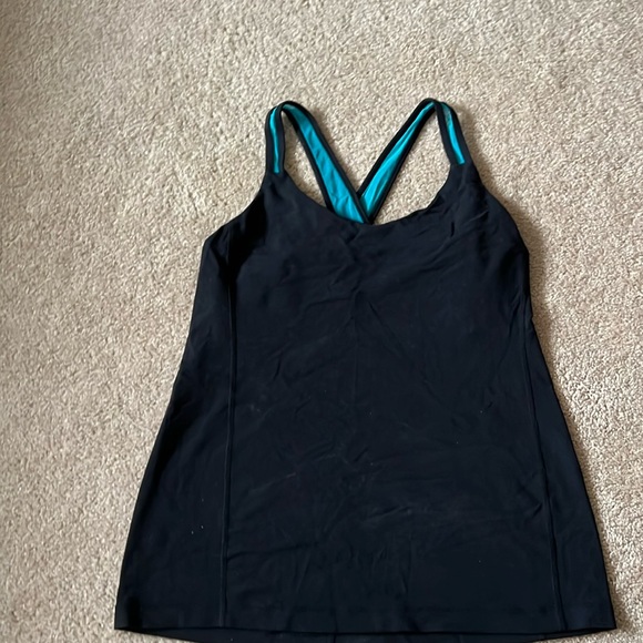 Lululemon tank - Picture 1 of 3